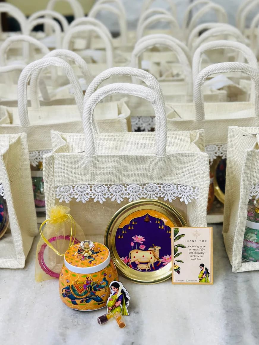 Pichwai Jar with Jute Bag